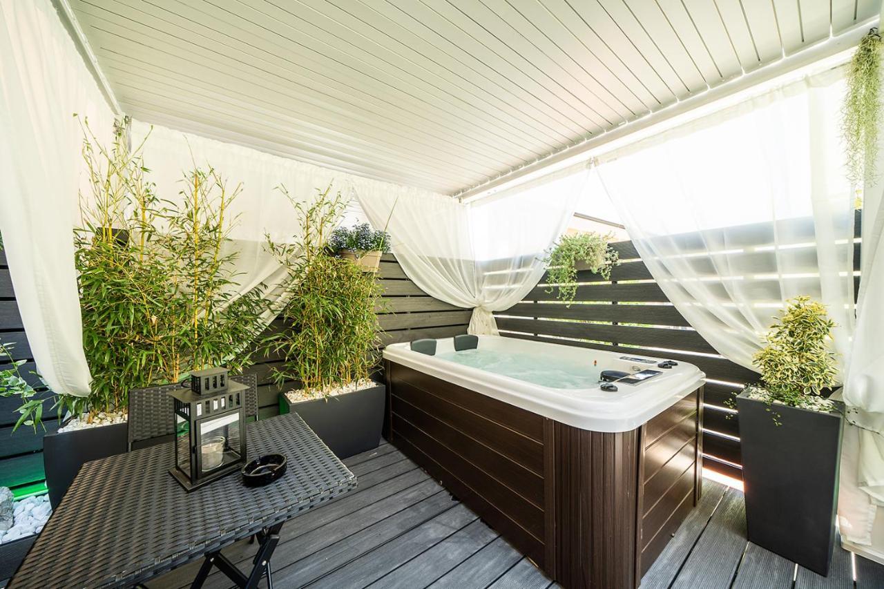 Sea Garden Apartments & Rooms กราโด ภายนอก รูปภาพ